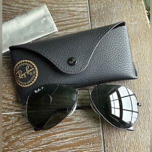 Ray-Ban Aviator Sunglasses - Black